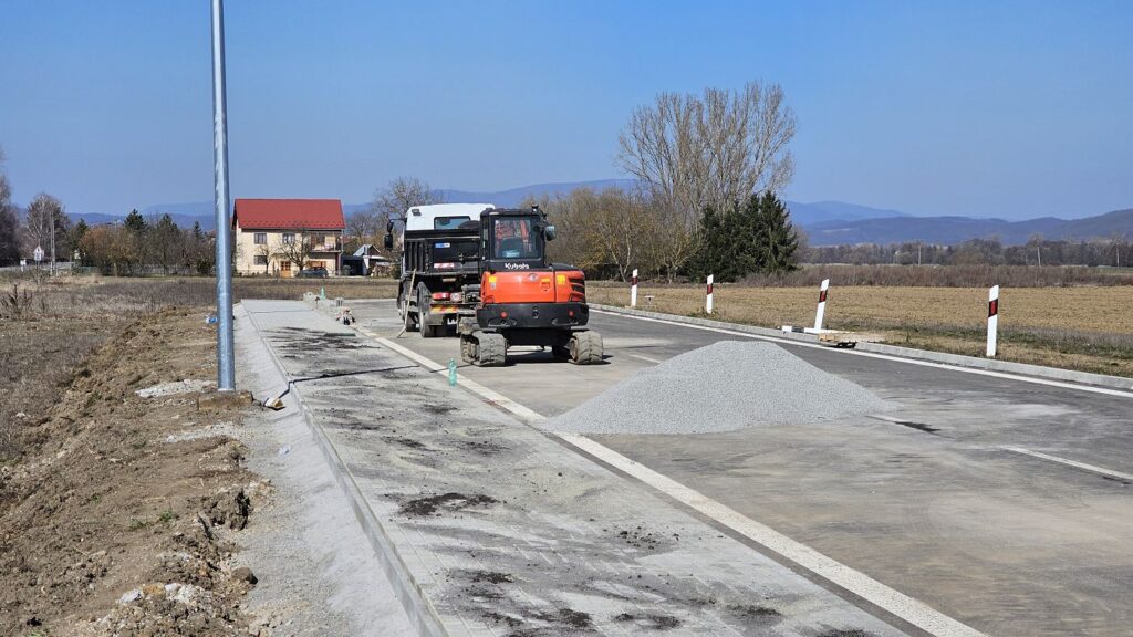 Nový chodník v štátnom priemyselnom parku R. Sobota (oproti firme Winkelmann)