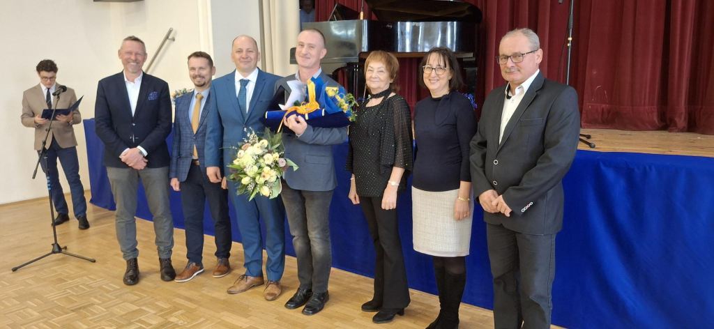 Ocenený darca krvi Jozef Kuchta (v strede)