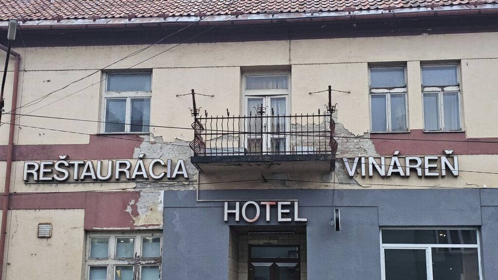 Reštaurácia, hotel, vináreň