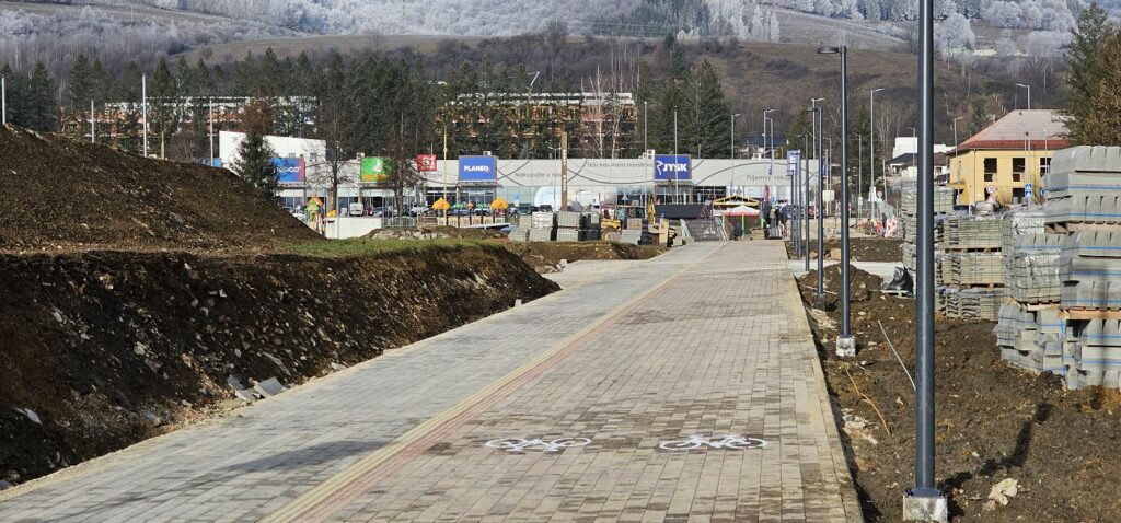 Nová cyklocesta na Ulici Fraňa Kráľa v Brezne