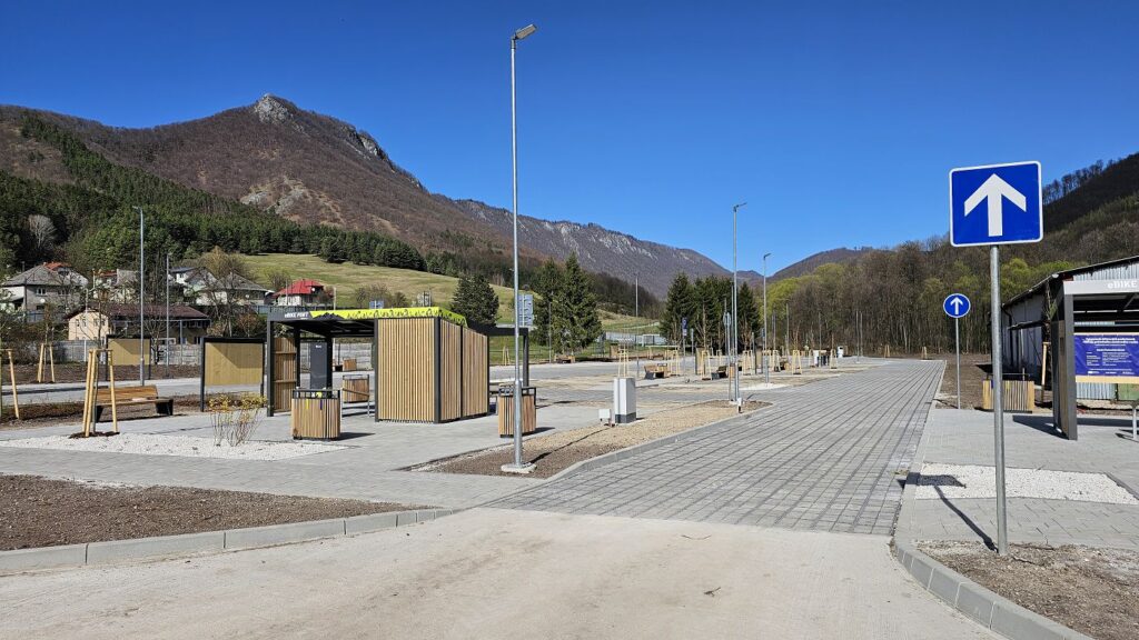 Nové bezplatné parkovisko v obci Muráň