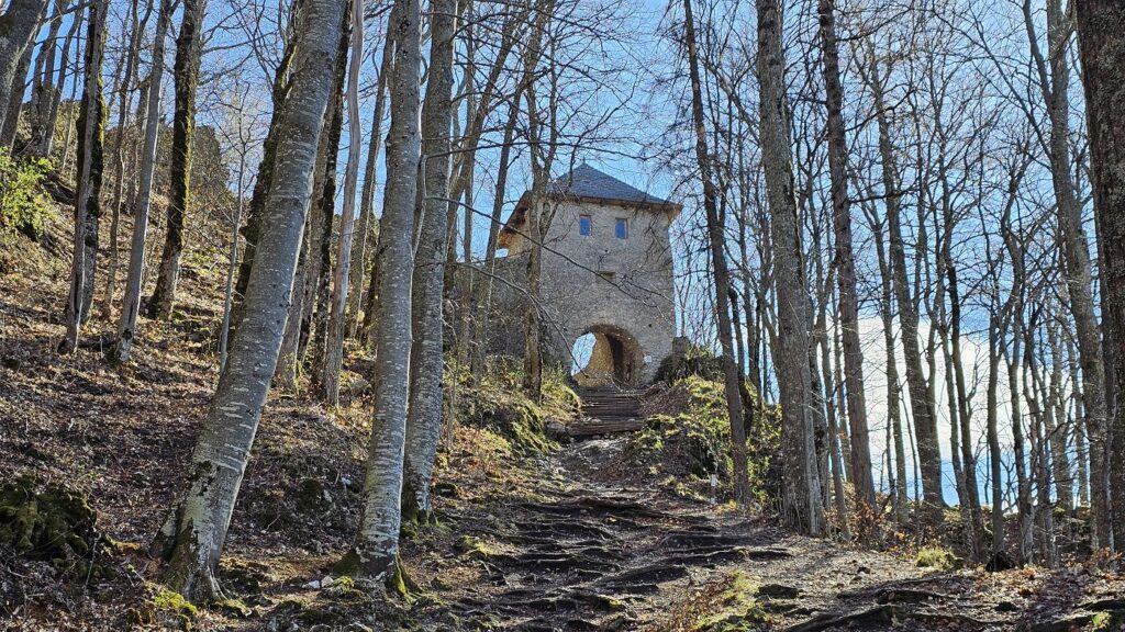Vstupná brána hradu Muráň