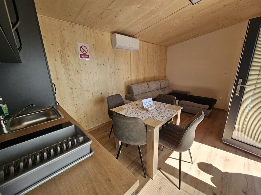 Mobilné domy Tornaľa, obývacia miestnosť, kemping
