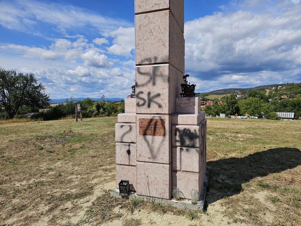 Zhanobený husársky pamätník