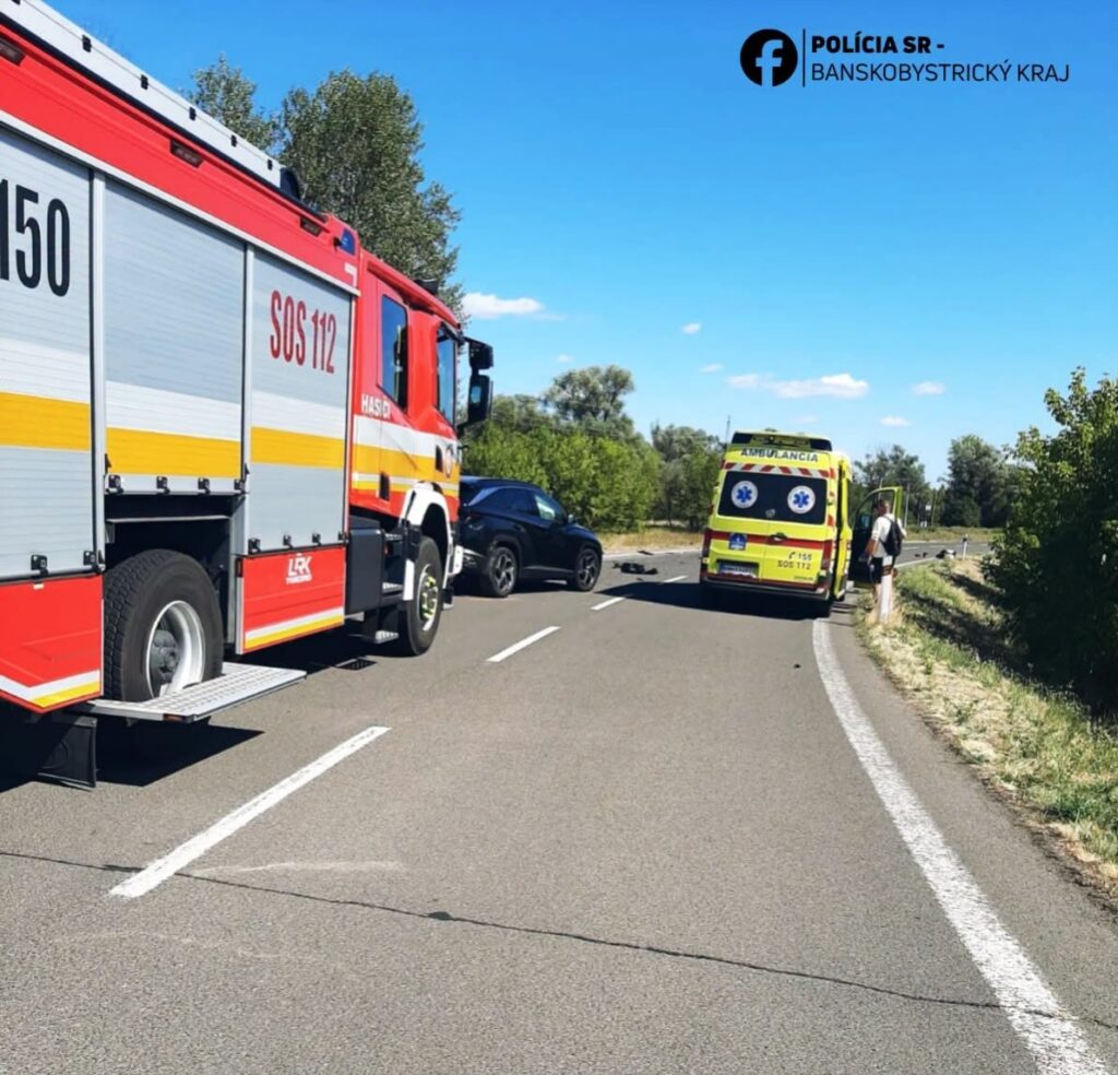 Nehoda, hasiči, 112, sanitka, zdravotní záchranári