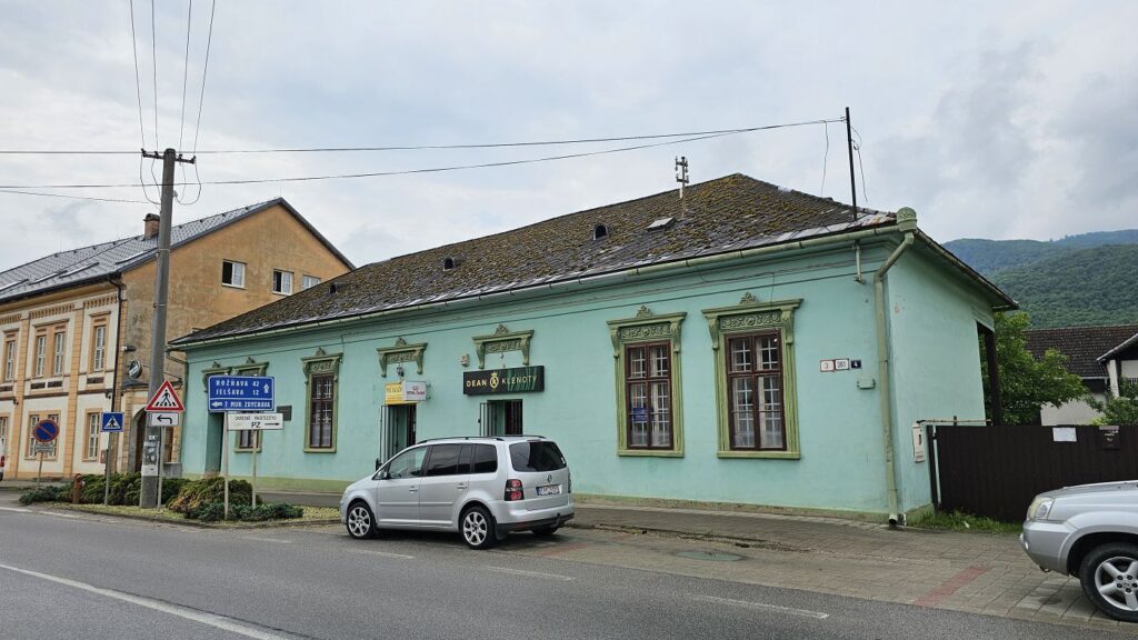 Rodný dom Rudolfa Viesta v Revúcej