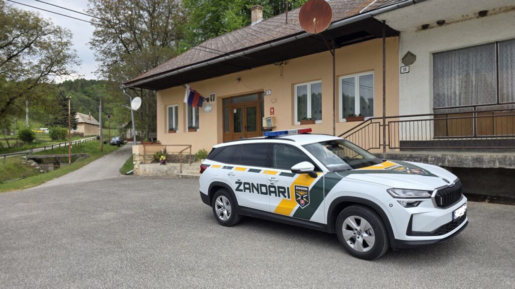 Žandári, žandárske auto